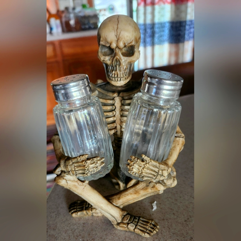 Skeleton Salt & Pepper Holder